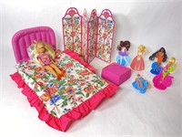 VTG Mattel Barbie Bedroom Set & McDonalds Dolls