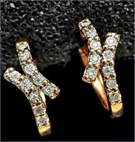 $700 10K  Diamond(0.05ct) Earrings