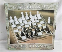 32 Pc Glass Chess Set In Box