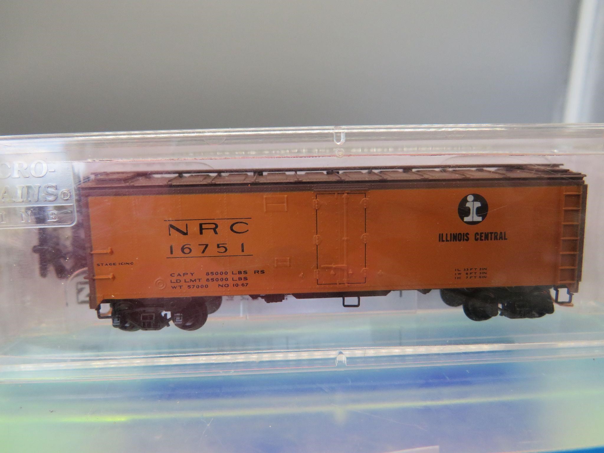 N Micro Trains Ice Reefer Illinois Central 059 00