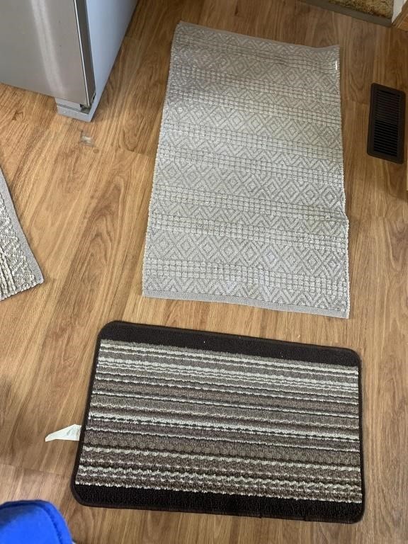 Kitchen and living room rugs 
Baige color 
Tan