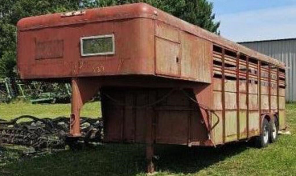 7.5'x 20' GN livestock trailer, rough,title