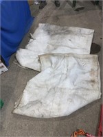 A pair of welding blankets measures