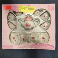 13 pc Porcelain Butterfly Tea Set