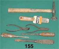 Lot: body hammer; Goodell scraper, plier, &c.