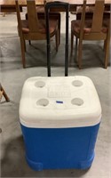 Igloo ice cube mobile cooler