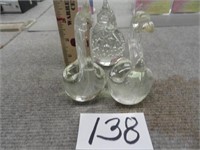 Paper weight Pear-4" & 2 Swans-4"