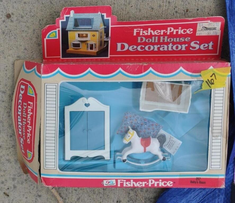 1981 Fisher price dollhouse decorator babies room