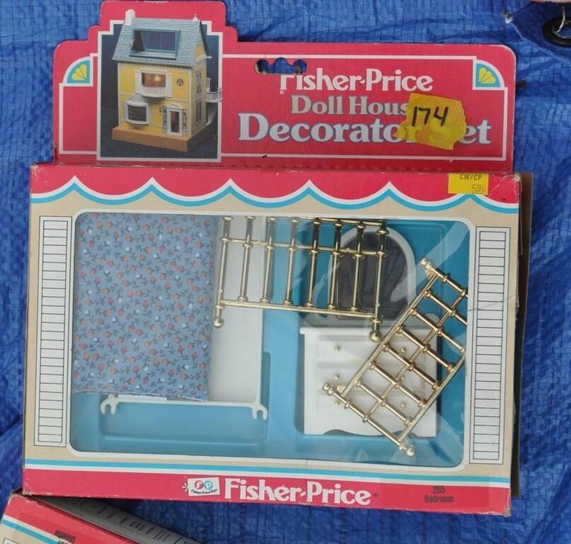 1981 Fisher Price dollhouse decorator bedroom set