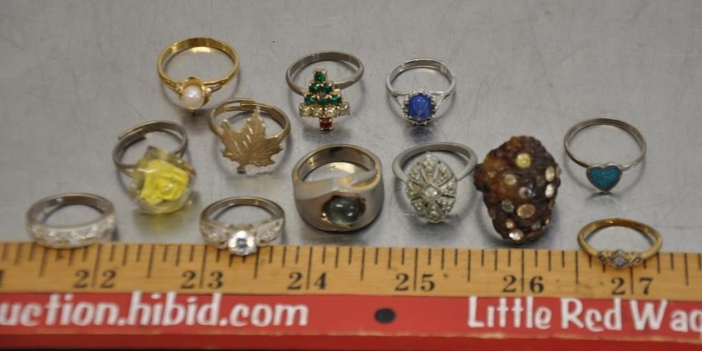 Lot of assorted rings, see pics