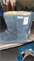 Bearpaw Size 7 Lined Womens Boots