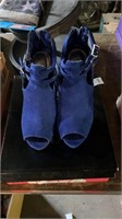Size 6 blue Charlotte Russe heels