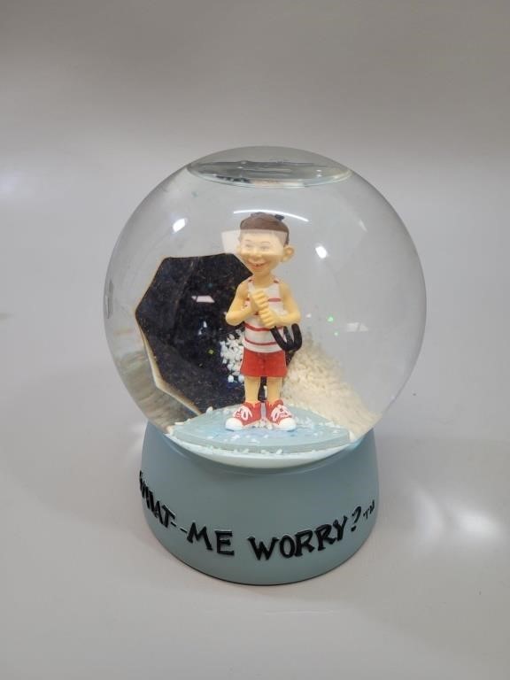 Mad Alfred E. Newman Snow Globe