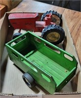 ERTL RED TRACTOR & NYLINT GREEN TRAILER