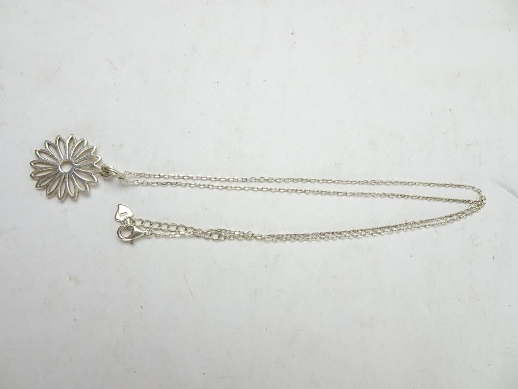 Sterling Silver Sunflower Pendant with 19"
