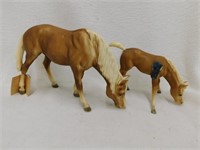 Breyer grazing mare & foal palomino horses,