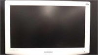 SAMSUNG 23" FLATSCREEN TV WITH REMOTE