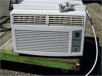 GE Small Window Air Conditioner 6150 BTU