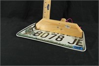 MAINE LICENSE PLATE DUST PAN