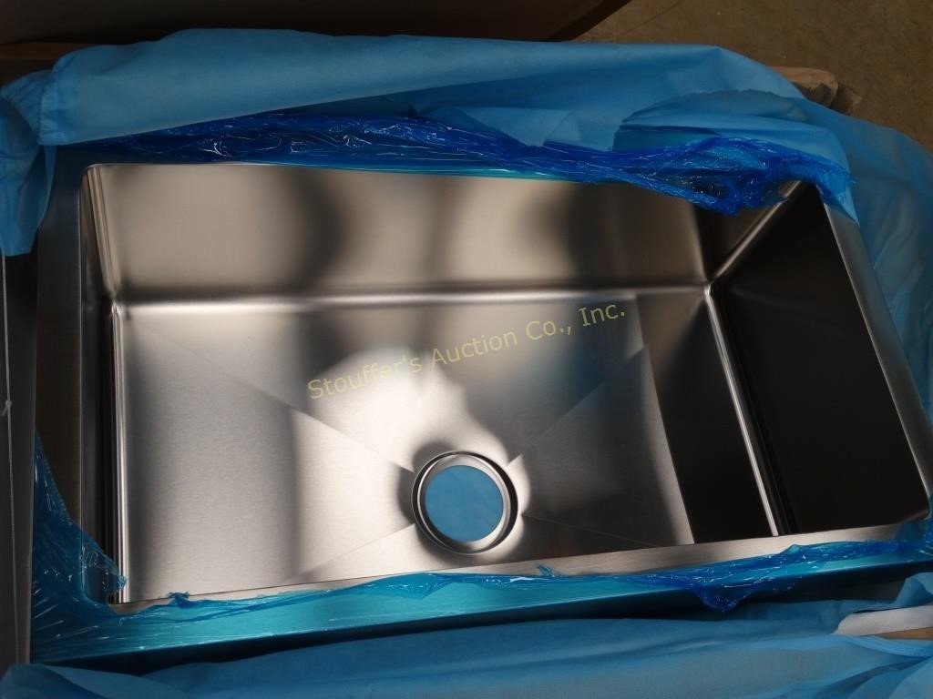 Stainless steel sink,32 7/8"x20"x10",405-18G,NIB