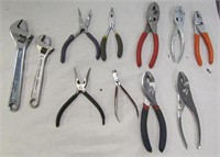 11 pairs of Pliers
