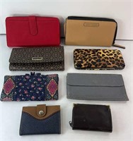 CLUTCHES & WALLETS
