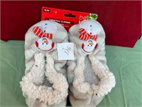 NEW CHRISTMAS SLIPPERS SIZE 7-8