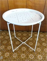 Metal bistro patio side table, 18" x 20"