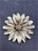 Vintage Gold Tone Flower 3D Petals Brooch Pin