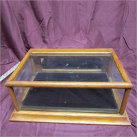 Antique display case. 16.75"x10.75"x6.75"