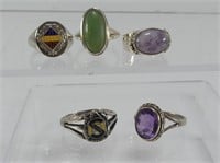 FIVE STERLING AND STONE RINGS