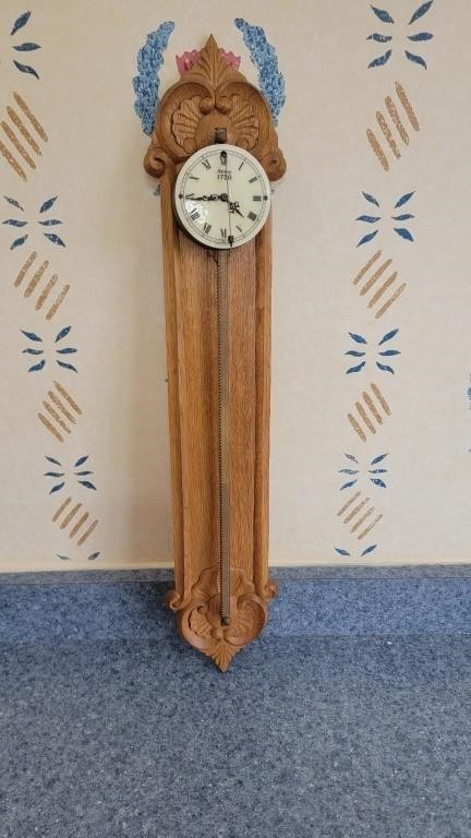 Vintage saw clock