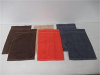 (6) Assorted Wamsutta Hygro Duet Fingertip Towels
