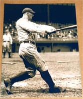 Lou Gehrig Swigning Photo