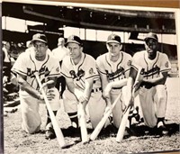 4 Braves Including Hank Aaron Kneeling Photo