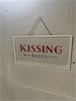 Kissing booth sign 7x14