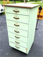 wooden chest of drawers- 20x43