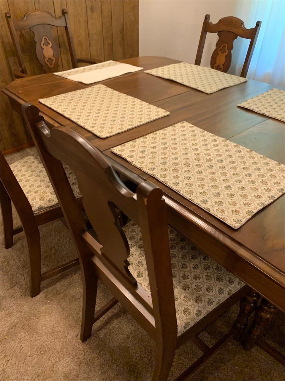 Antique Dining Room Table & Chairs