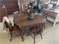 Dining Table w/ Four Chairs & Leaves