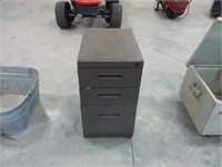 3 drawer file cabinet - No key