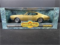 Metal diecast 1/18 scale Ertl Toy NIB