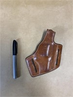 Leather revolver holster