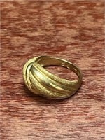 Shining 14k Yellow Gold Ring Size 8 Twist