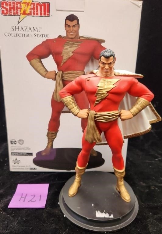 S1 - SHAZAM! COLLECTIBLE STATUE (H21)