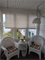 2 WICKER CHAIRS, SIDE TABLE & HANGING LAMP