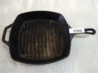 The Lodge Square Griddle (Cast Iron)