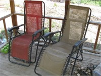 Pair Reclining Lawn Chairs Need Cleaned