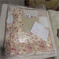 DOUBLE QUILTED BEDSPREAD & PILLOW SHAMS