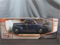 NIB Maisto 1939 Ford Deluxe 1:18 Scale Diecast