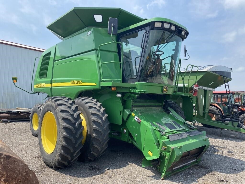 John Deere 9660STS Combine Drove In